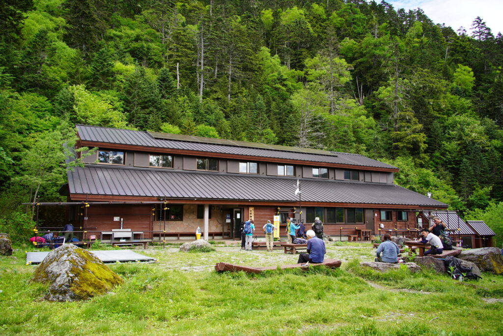 白根御池小屋 外景