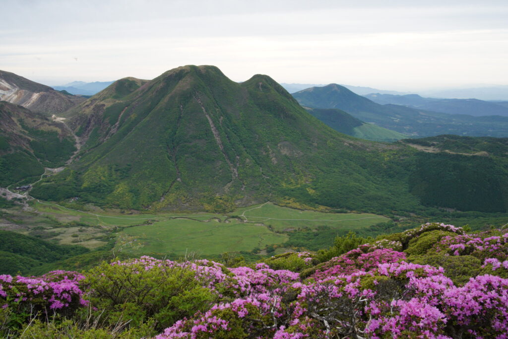 三俣山 眼下には坊がつる(北大船山にて撮影)