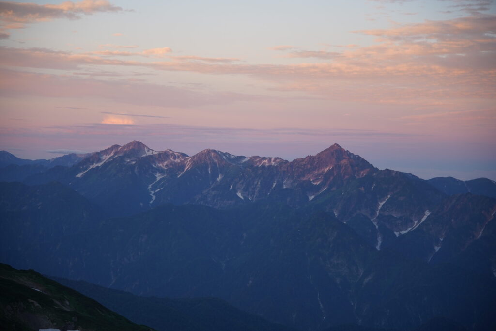 立山連峰と剱岳のモルゲンロート