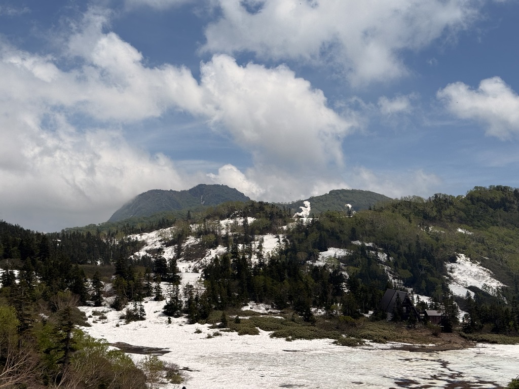 左に妙高山、右は三田原山(ライチョウ平にて撮影)