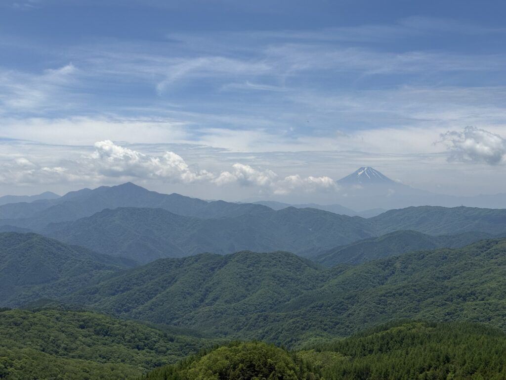 大菩薩嶺と富士山