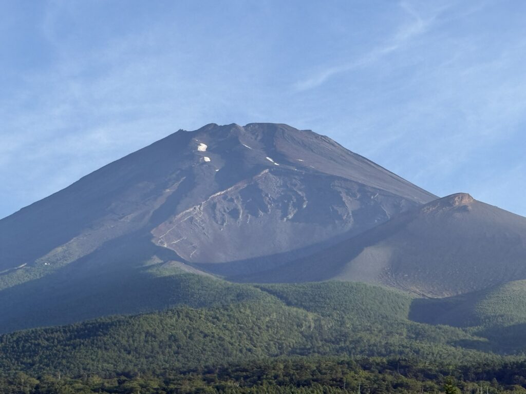 富士山の山頂アップ(水ヶ塚駐車場で撮影)