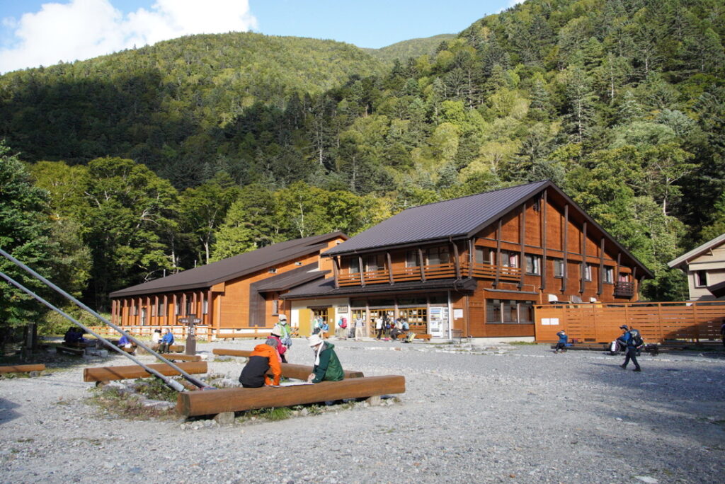 上高地から約3時間　横尾山荘に到着！（横尾山荘で撮影）