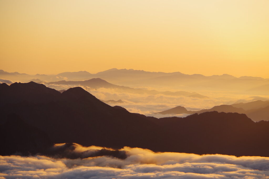 石鎚山頂から見る雲海