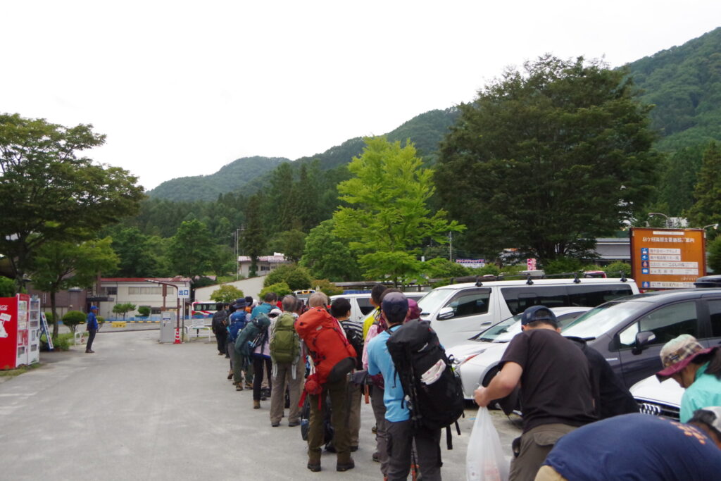 木曽駒ヶ岳・千畳敷へ行くバス乗り場 激混みですが楽チン登山には替えられません!