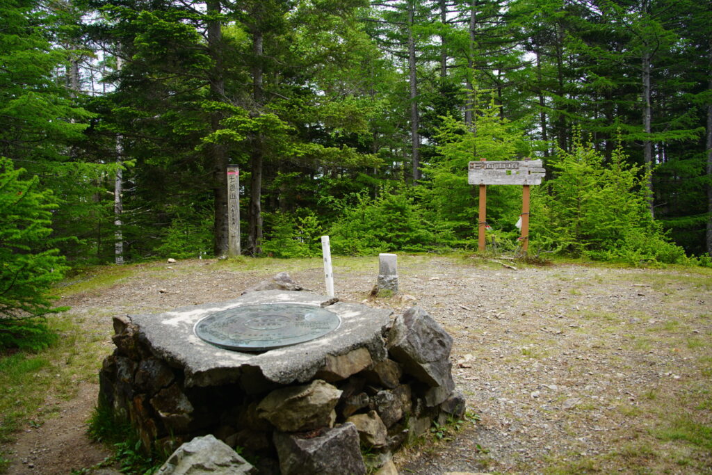 七面山 山梨南部にある信仰の山(七面山山頂で撮影)