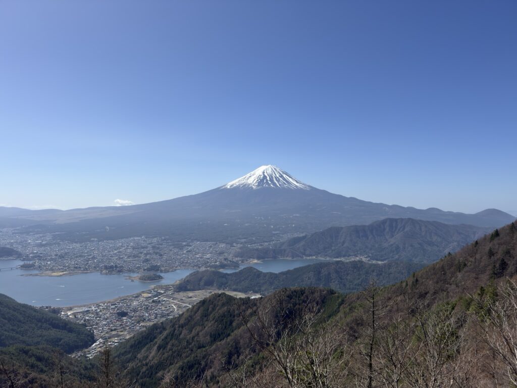 ファーストテラスからの富士山と河口湖 絶景!(ツインテラスで撮影)