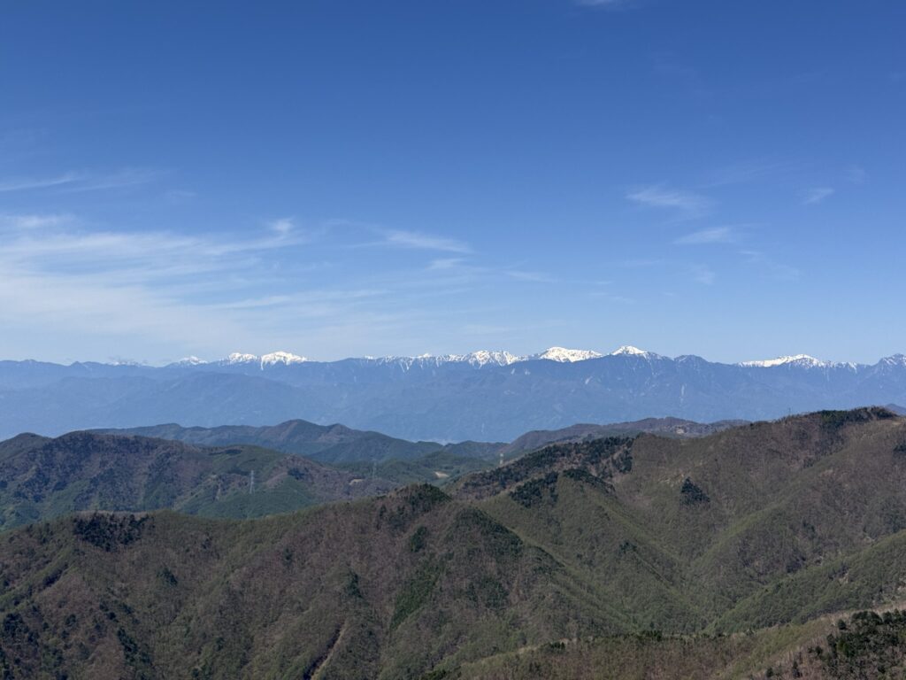 南アルプスオールスター⛰️（乾徳山山頂で撮影）