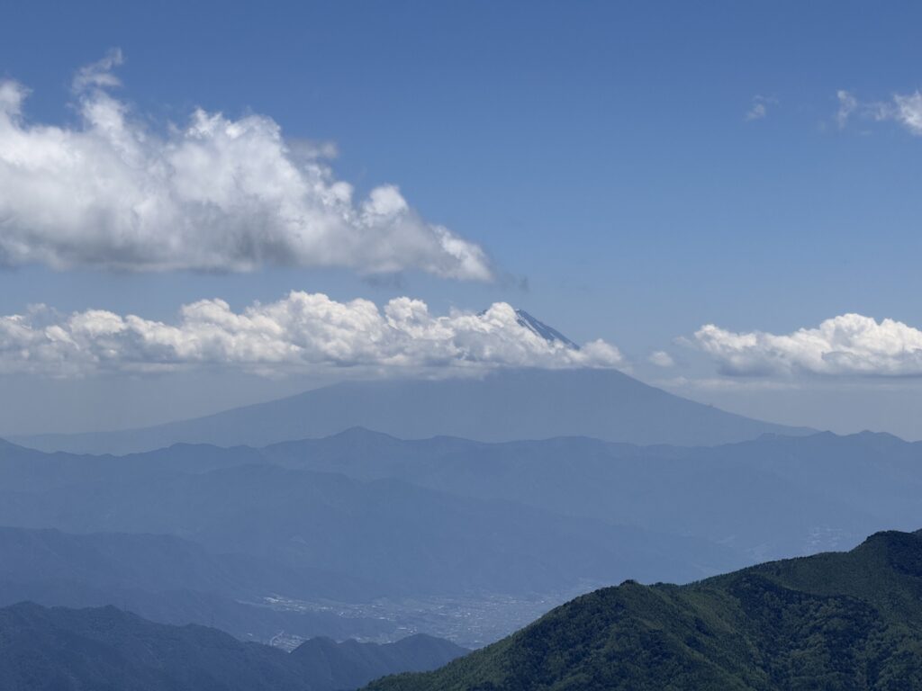 おっと💦 富士山だけ残念!(甲武信ヶ岳で撮影)