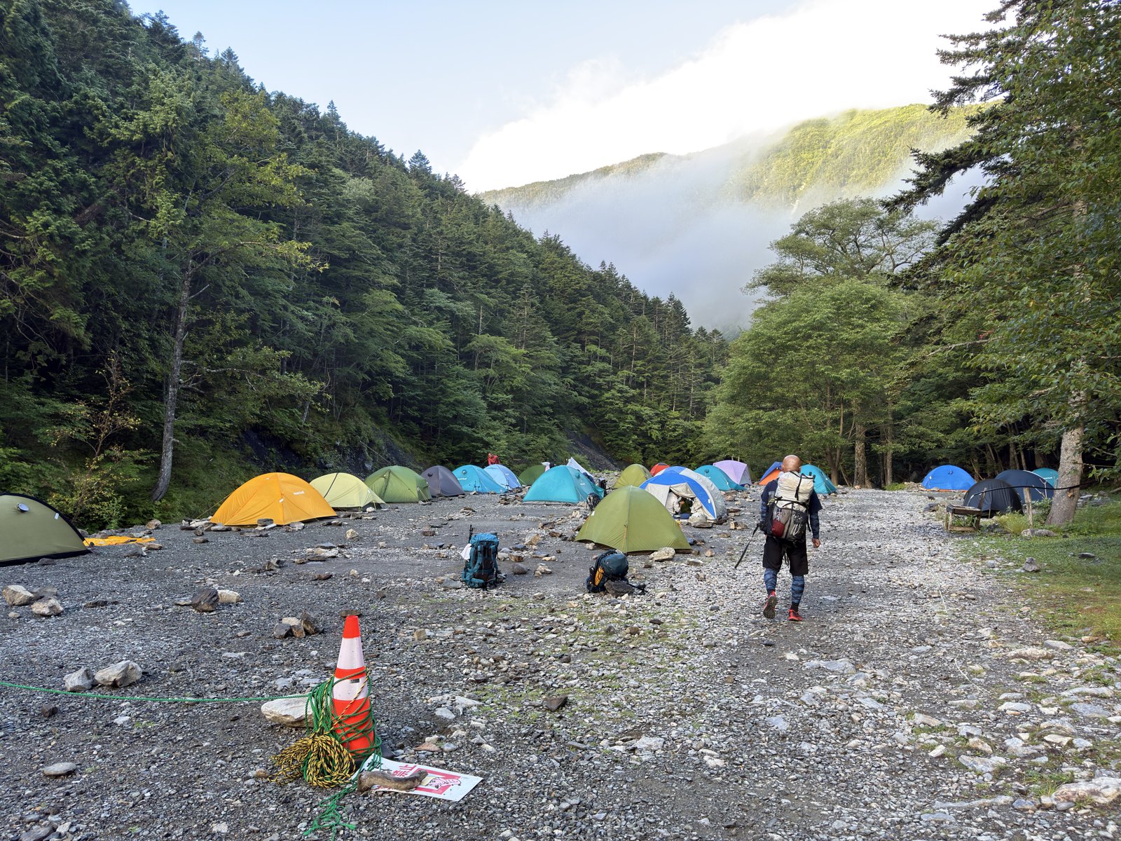 着いたのは6時25分ごろ。この時点で20張ほど