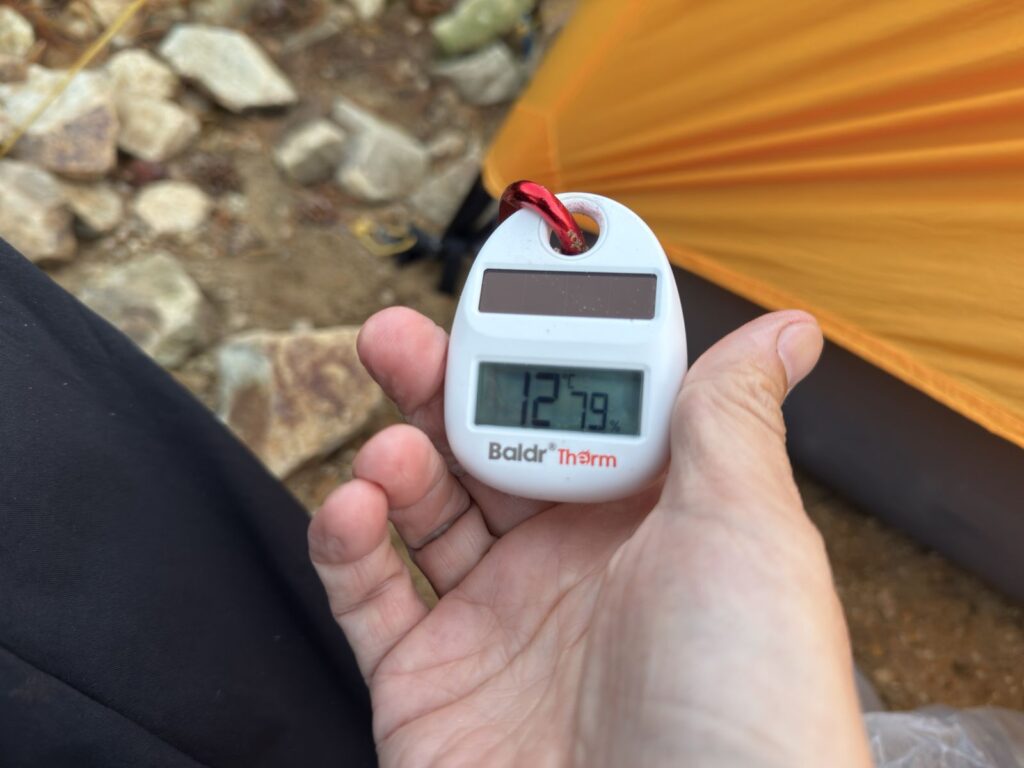17時43分、テント場で12℃