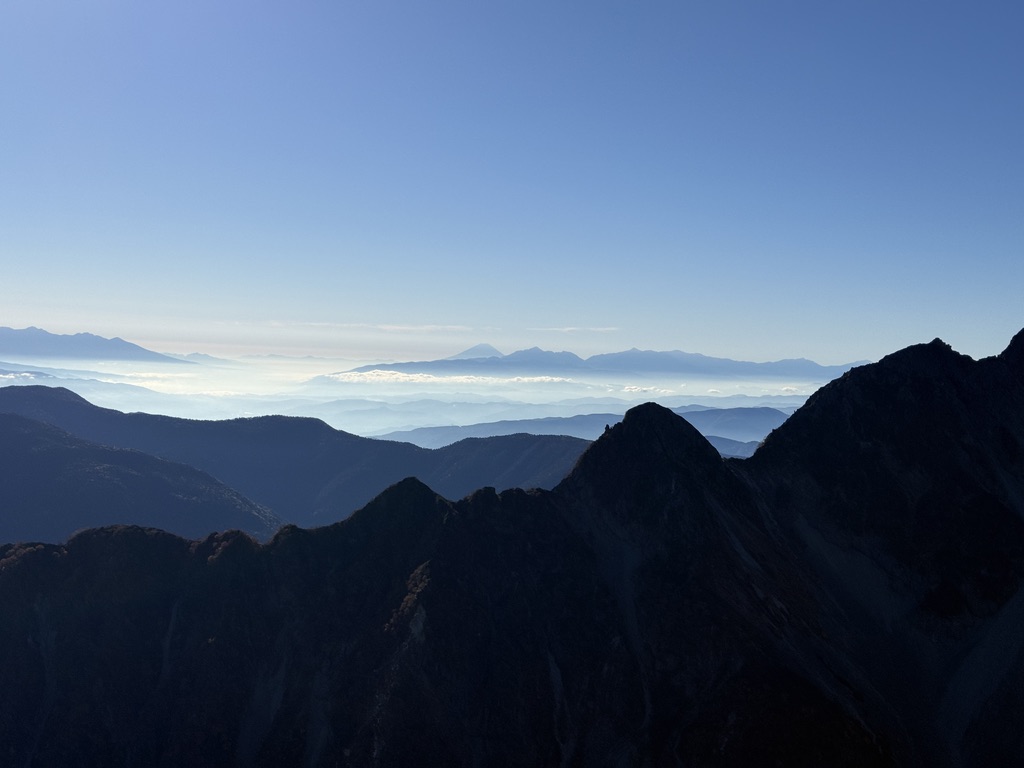 取付から少し登ると富士山！南アルプスや八ヶ岳もバッチリです👌