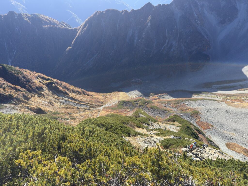 北穂高岳の南稜から見下ろした涸沢カール